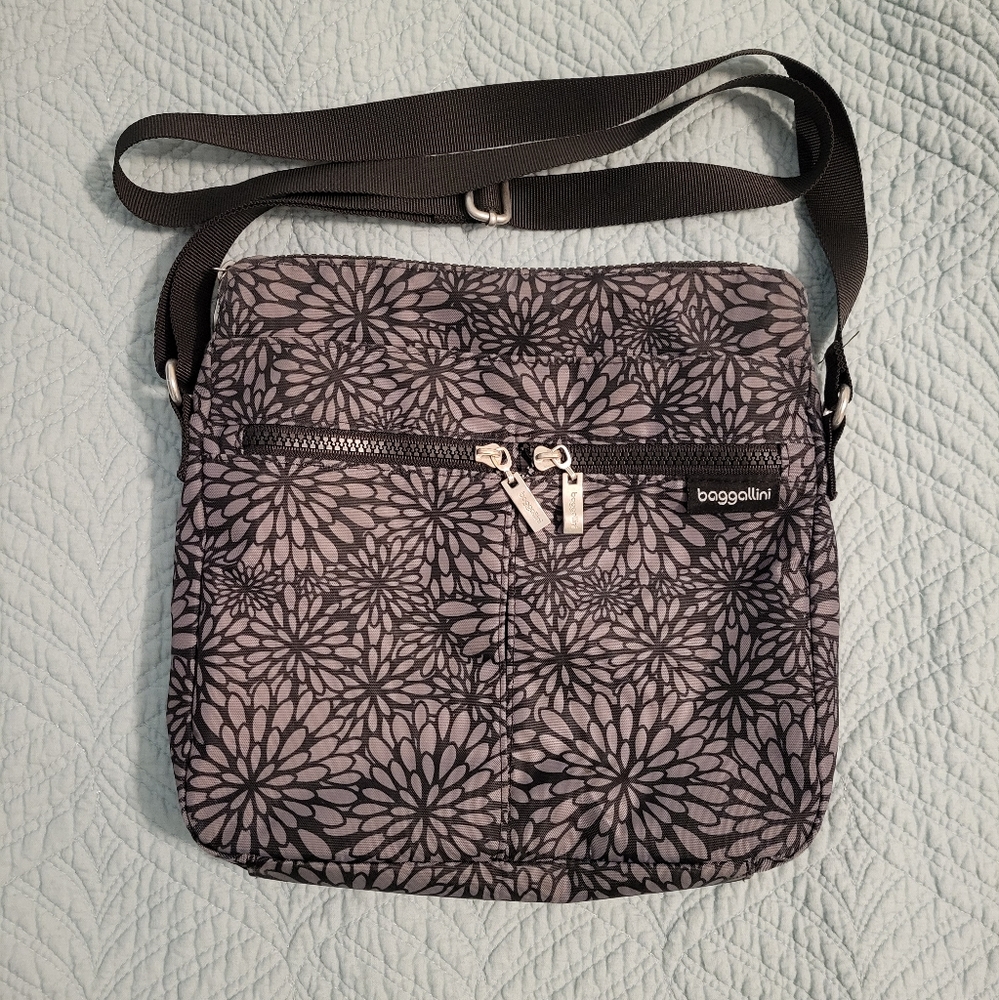 Baggallini crossbody